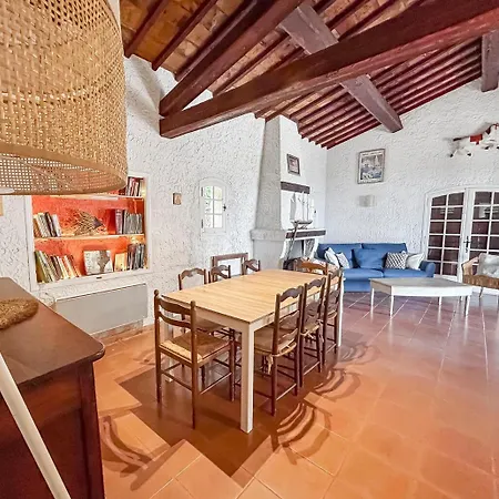 Détente Provençale Avec Vue Casa de Férias *