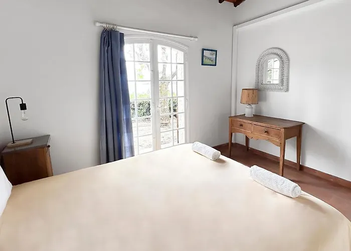 Detente Provencale Avec Vue بيت للعطل *
